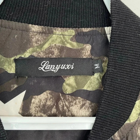 Stars  Camo Windbreaker size medium - Picture 3 of 5